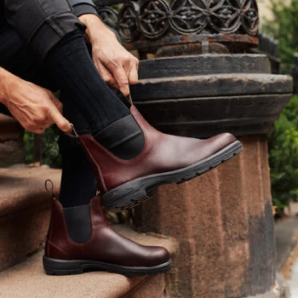 Blundstone Burgundy Chelsea Boots with Black Elastic